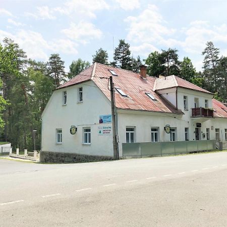 Penzion Zeleny Haj Hotell Merklín Exteriör bild